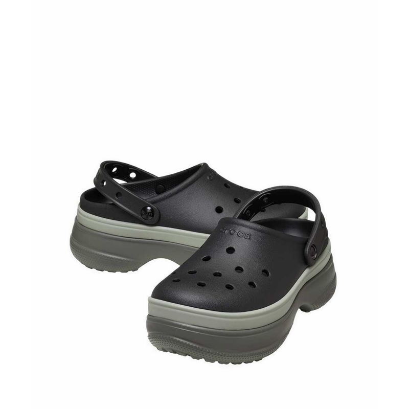 Crocs Classic Stacked Unisex Clog - Black - Gambar 4