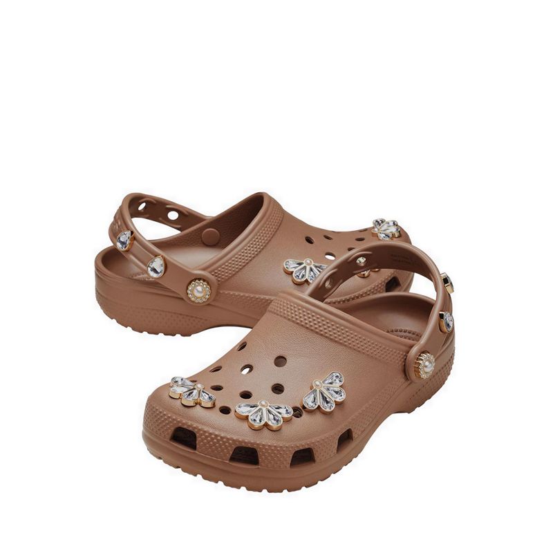 Crocs Classic Pinnacle Embellishment Kids Clog - Latte - Gambar 4